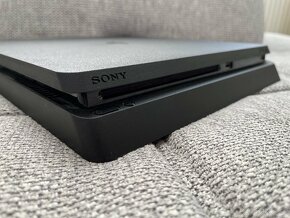 Playstation 4 Slim - 8