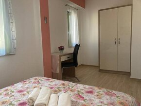 CHORVÁTSKO - Dom s 3 apartmánmi, 1. rad od mora - PRIVLAKA,  - 8