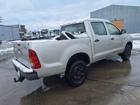 TOYOTA HILUX 2,5 DIESEL 4X4 KLÍMA UZÁVIERKU MÁ - 8