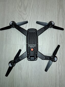 Dron s kamerou a GPS - 8