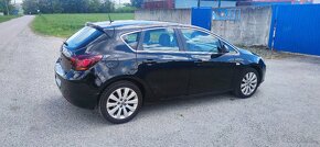 Opel Astra  J 1.6 benzin  85 kw - 8