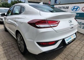 Hyundai i30 1.4-AUT-NAVI-KAMERA-FASTBACK - 8