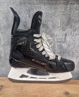 Bauer supreme MACH - 8