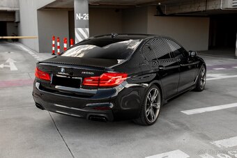 BMW M550i xDrive - 8