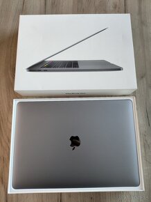 MacBook Pro 15" 2018 - 8