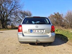 Toyota Avensis Combi 2.0 benzín - 8