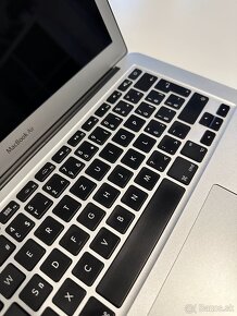 APPLE Macbook AIR (2017) A1466 - 8