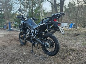 Honda Africa Twin 1000 ABS DCT r.v. 2017 - 8