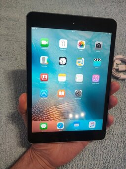 Apple iPad Mini 16GB - 8