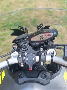 YAMAHA MT09 - 8