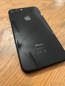 Iphone 8 plus 64gb, s puzdrom + ochranne sklo - 8