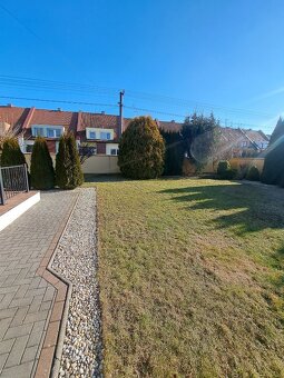 Na predaj rodinný dom , dvojpodlažný, úžitková plocha:  350m - 8