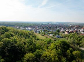 TOREA - POZEMOK NA PREDAJ - MODRA - PRÍRODA AJ CENTRUM NA DO - 8