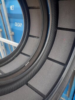 2x 275/35R22 Pirelli Pzero - 8