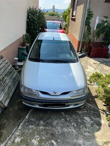 Renault Laguna 1,8 RT - 8