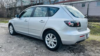 Mazda 3 Hatchback 1.6 - 8