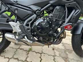 Kawasaki Z650 - 8