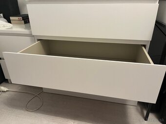 Ikea Malm nočné stolíky a komoda - 8