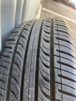 Ford R16  205/55R16 - 8