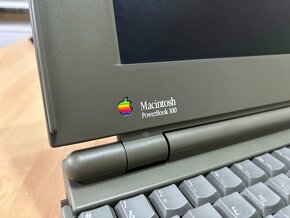 Apple Macintosh PowerBook 100 z roku 1991 - 8