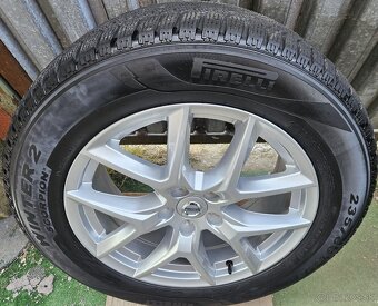 Atraktívna, orig. zimná sada VOLVO - 5x108 r17 + 235/60 r18 - 8