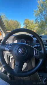 Suzuki Swift 1.3 16V - 8