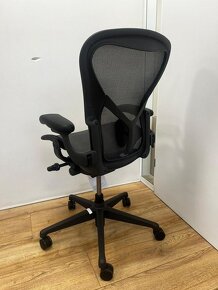 Herman Miller Aeron Remastered New - 8