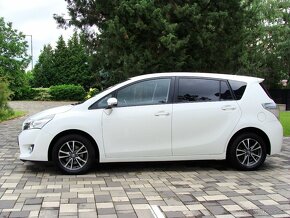 TOYOTA VERSO 1.6 EDITION BENZÍN 7 MIESTNE - 8