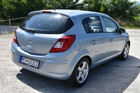 Opel Corsa 1.4 16V Cosmo - 8