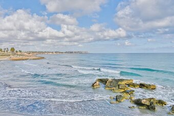 Zařízený apartmán 3+kk u golfového hřiště ORIHUELA COSTA - 8