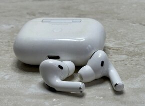 Apple AirPods Pro - 8