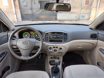 Hyundai Accent - 8