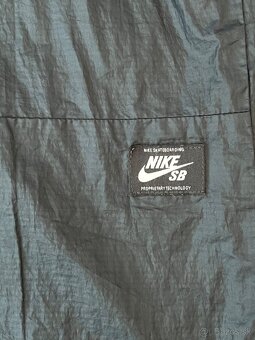 ČIERNA TENKÁ BUNDA NIKE SB - 8