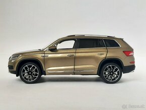 1:18 - Škoda Kodiaq + strešný box - 1:18 - 8