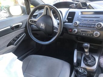 Rozpredám na náhradné diely Honda Civic 2008 - 8