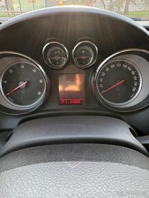 Opel Astra 2.0 CDTI - 8