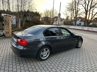 BMW e90 320 benzín , 95kw ,118000km - 8