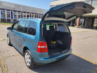 Volkswagen Touran 2.0 - 8