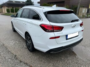 Hyundai i30 1.6 CRDi Family - 8