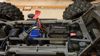 RC Auto Traxxas X Maxx 8s - 8