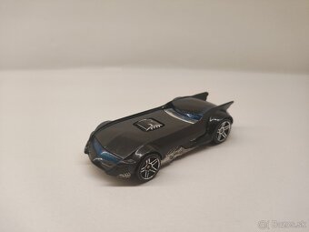 Autíčka Hot Wheels 1:60 - 1:64 - 8