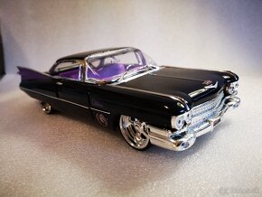 Predám model Cadillac Coupe DeVille 1959 s Catwoman - 8