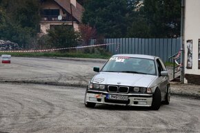 Rozpredám BMW E36 316i compact - 8