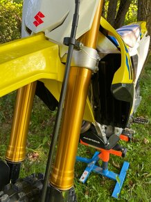 Suzuki RMZ 250 - 8