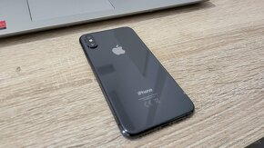 Apple iPhone XS na diely - bez LCD a poškodená doska - 8