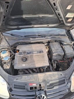 Volkswagen golf 5,benzín 1,4,výkon 55kW - 8