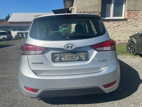 Hyundai ix20 1.6i 91kw, r.2015, klima, 1. majitel - 8