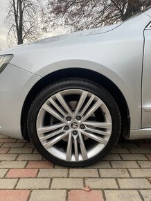 Škoda SuperB 2.0 TDI DSG -// F1 Riadenie, Navi, Bi-Xenon -// - 8