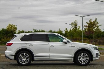 "Predané" Volkswagen Touareg 3.0 V6 TDI 286k 4Motion Tiptr - 8