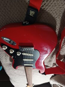 Squier by fender dnes už nevyrabany bullet strat - 8